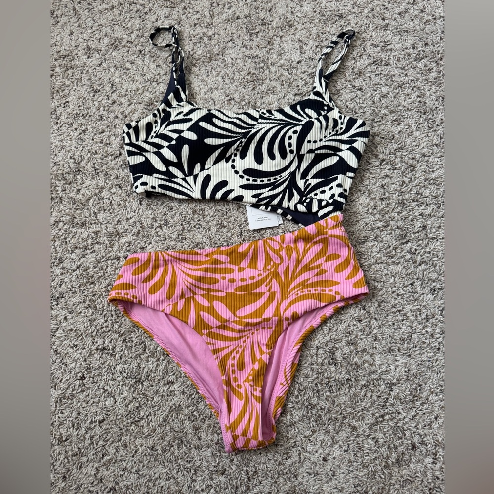 NWT Ripcurl one piece bathing suit